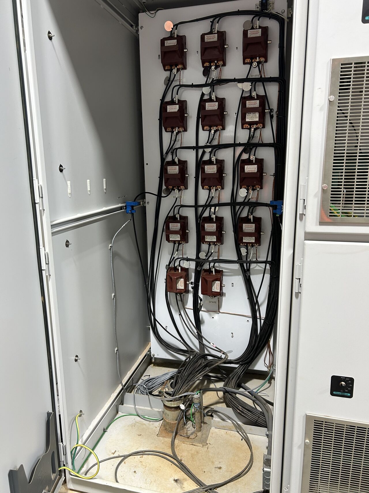 Hypower airfield lighting at Charlotte Douglas International Airport